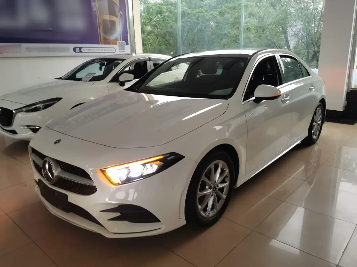 2019 Mercedes-Benz A Class 1.3T 163HP L4 7DCT