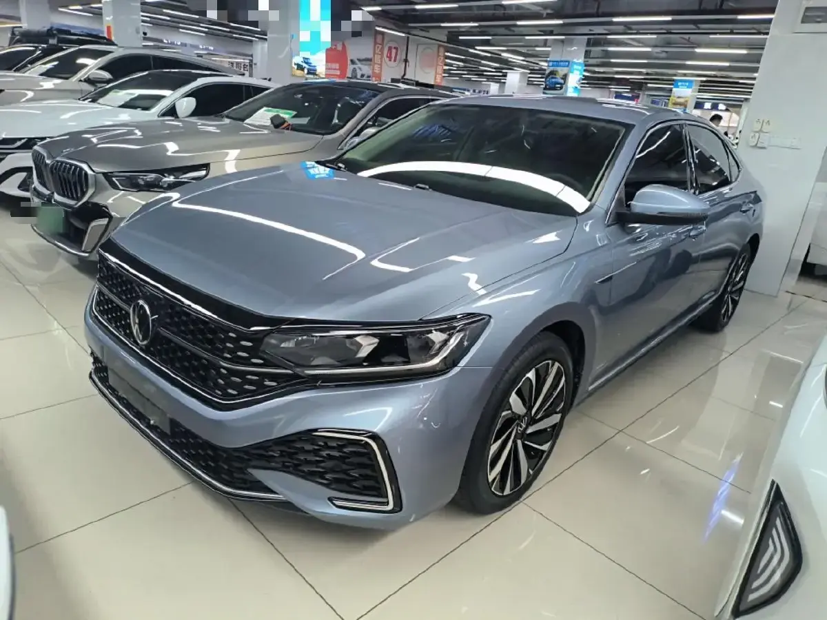 2022 Volkswagen Passat 2.0T 186HP L4 7DCT