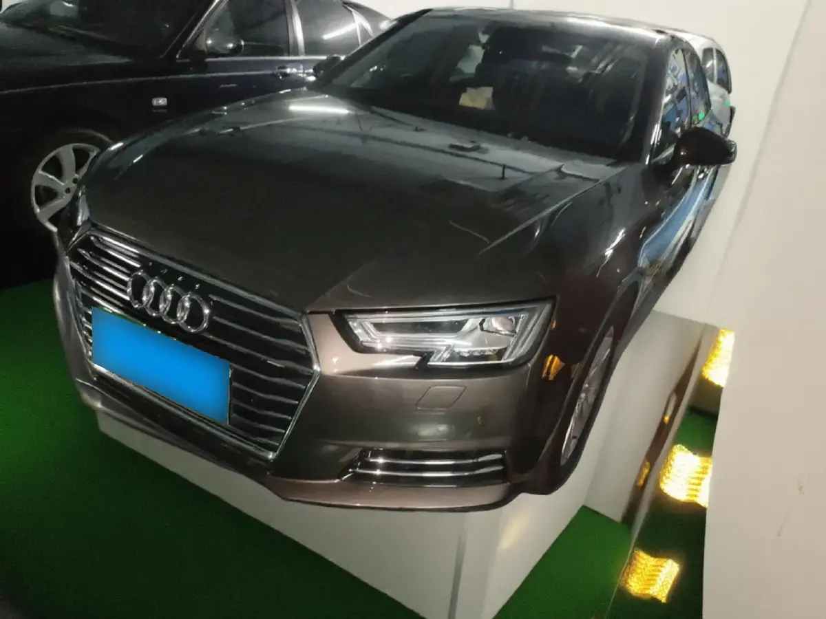 2017 Audi A4L 2.0T 190HP L4 7DCT