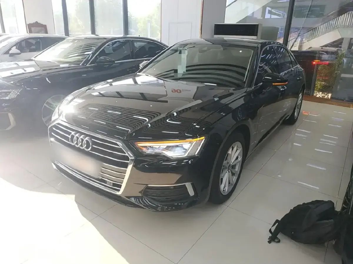 2022 Audi A6L 2.0T 190HP L4 7DCT