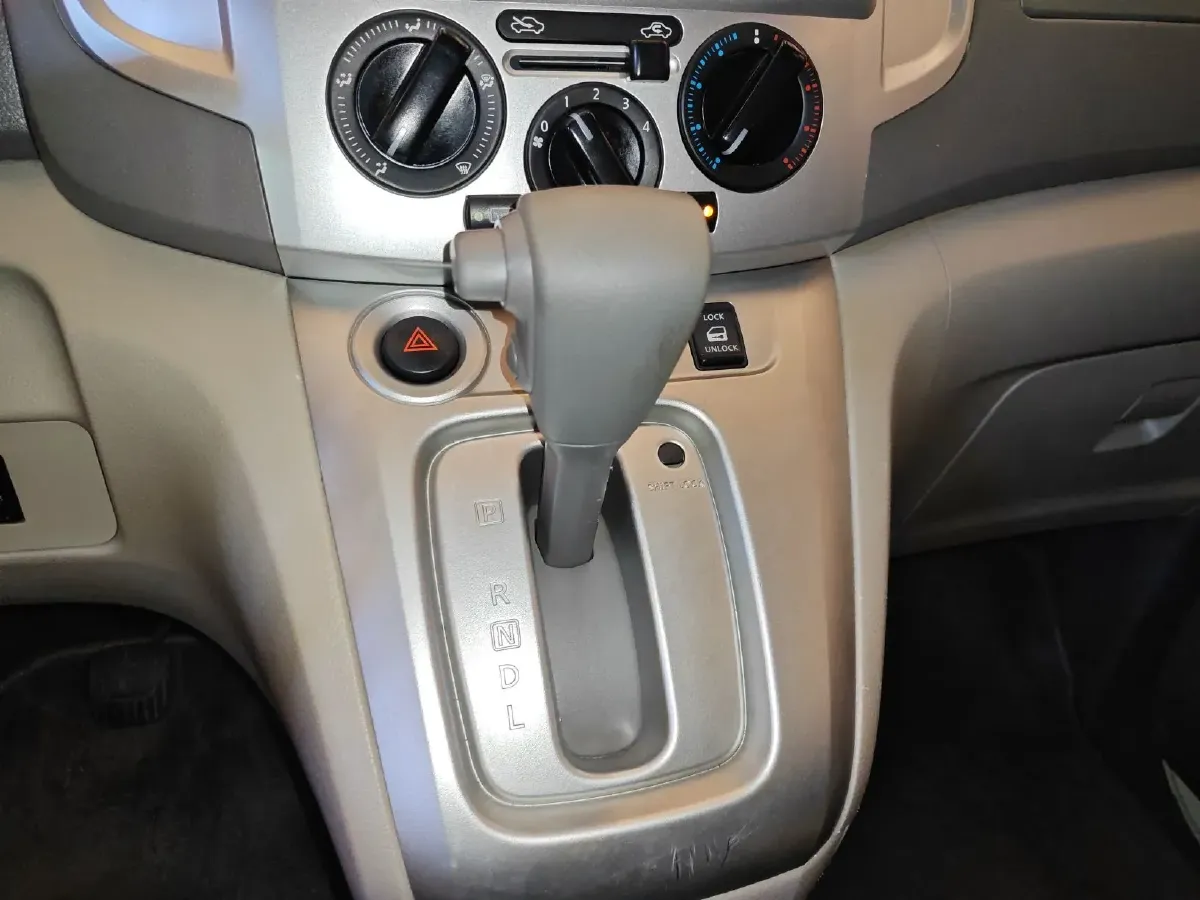 2014 Nissan NV200 1.6L 124HP L4 CVT,autocango,china used car exporter,china ev exporter,chinese used car exporter,chinese used ev exporter