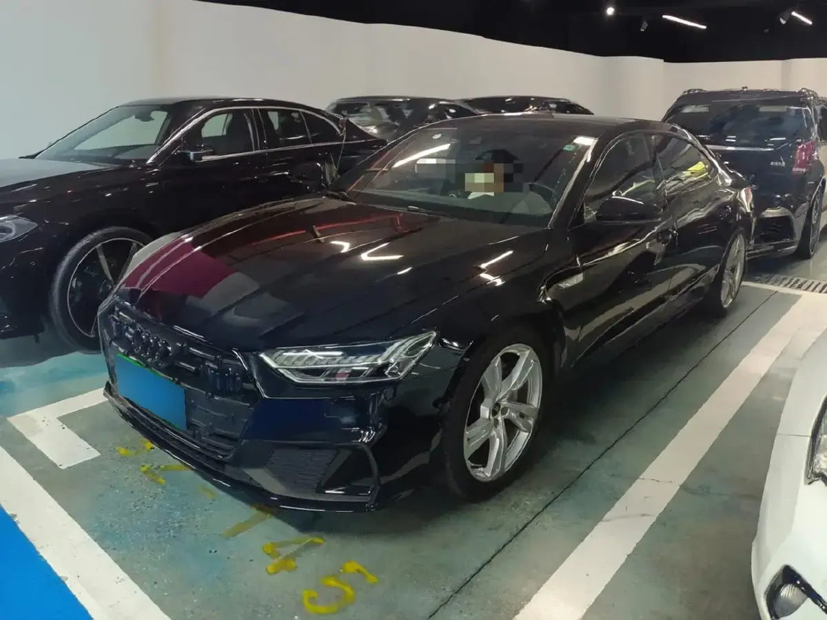 2022 Audi A7L 2.0T 245HP L4 7DCT