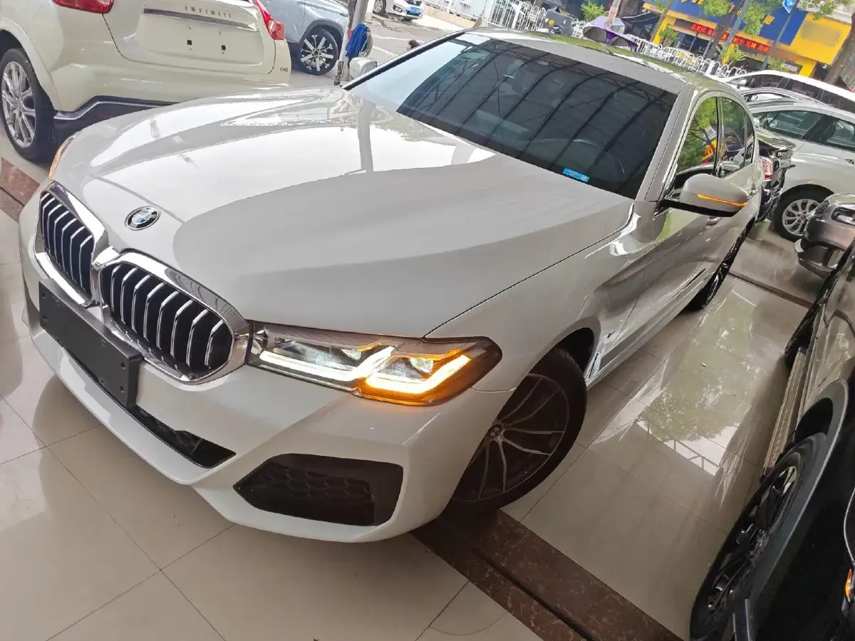 2022 BMW 5 Series 2.0T 184HP L4 8AT