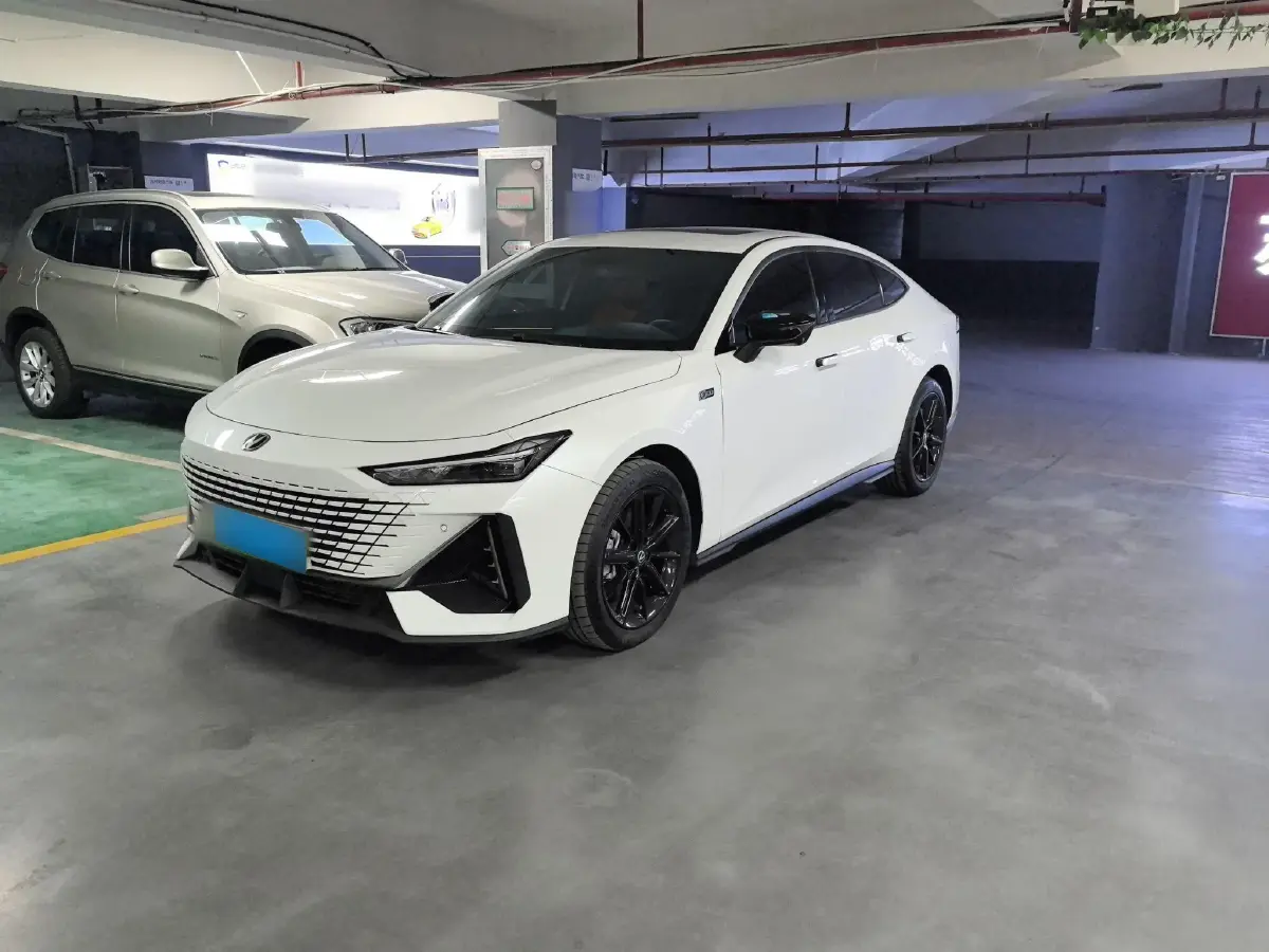 2023 ChangAn UNI-V iDD 1.5T 170HP L4 6TCT PHEV 18.4KWH