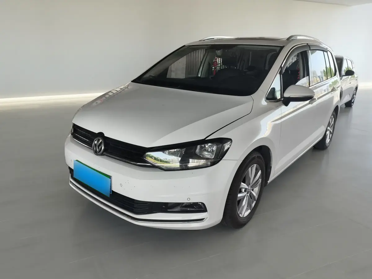 2018 Volkswagen Touran 1.4T 150HP L4 7DCT