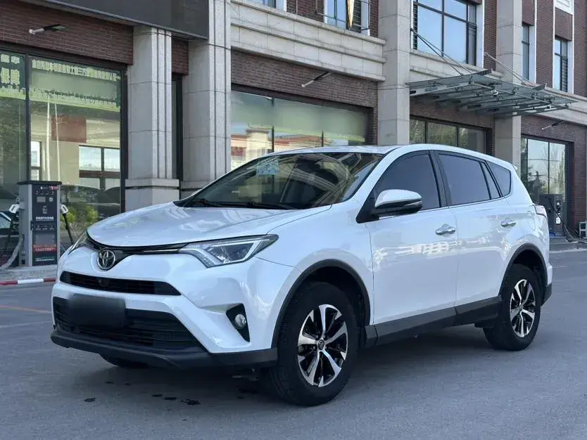 2016 Toyota RAV4 2.0L 151HP L4 CVT
