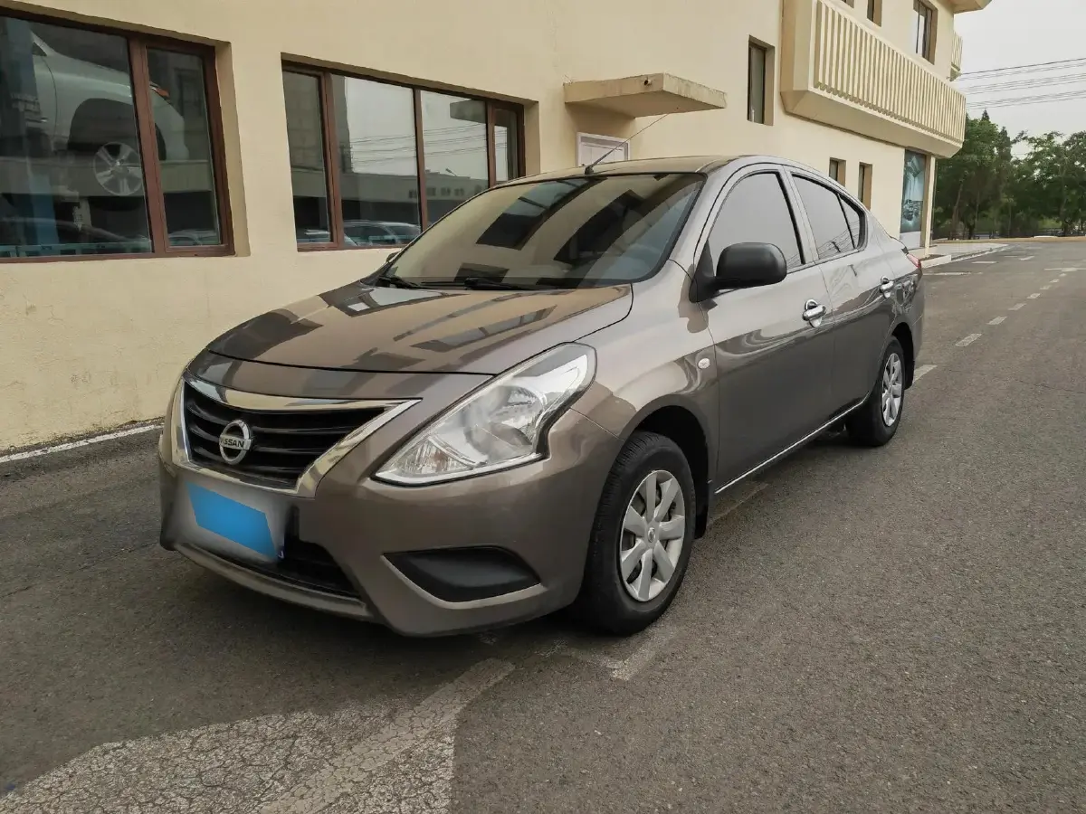 2014 Nissan Sunny 1.5L 112HP L4 CVT
