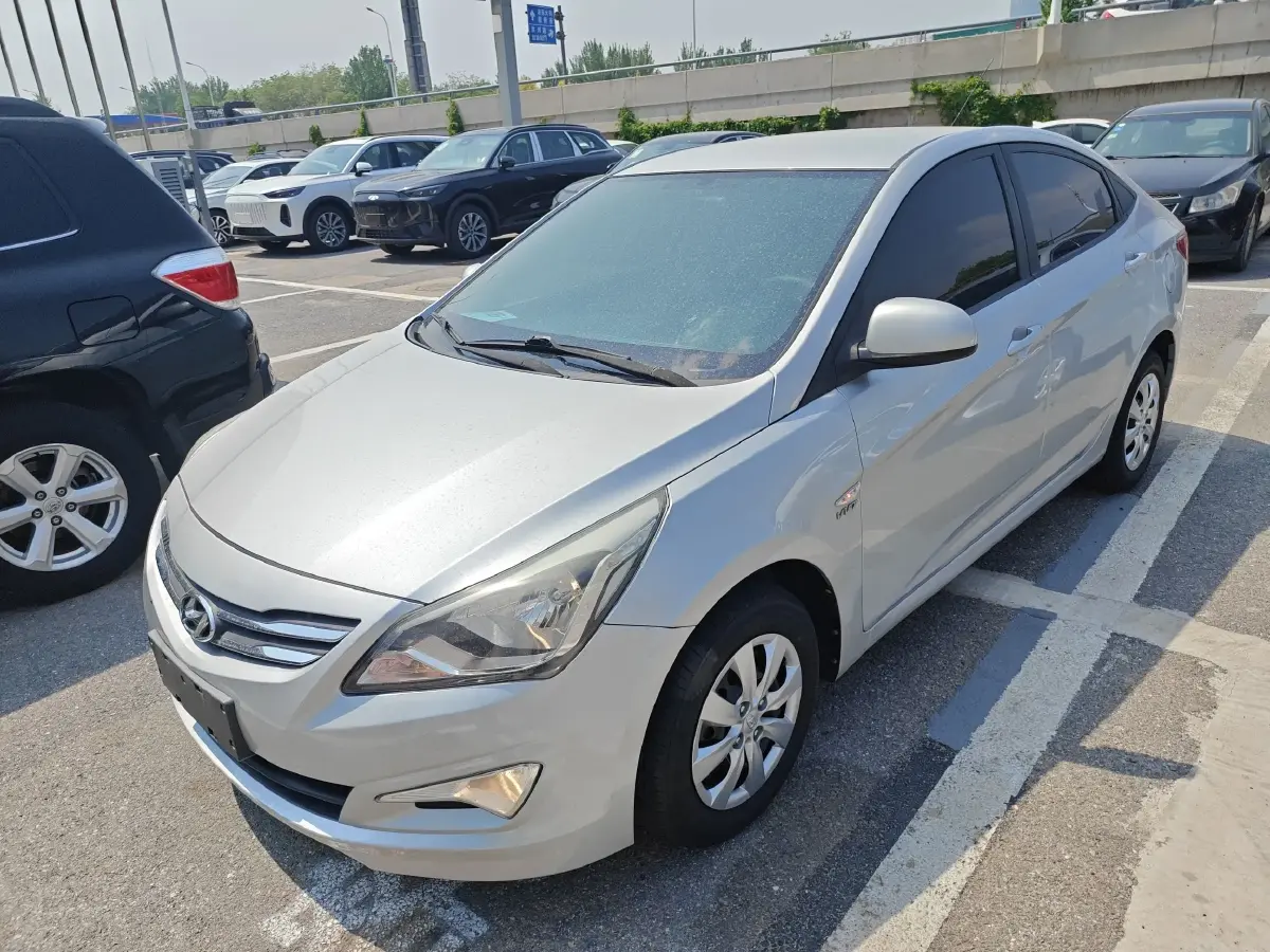2014 Hyundai Reina 1.4L 107HP L4 5MT