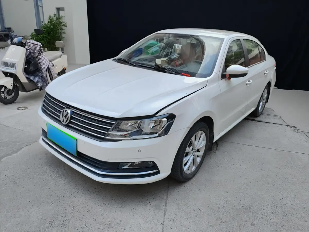 2015 Volkswagen Lavida 1.6L 110HP L4 6AT
