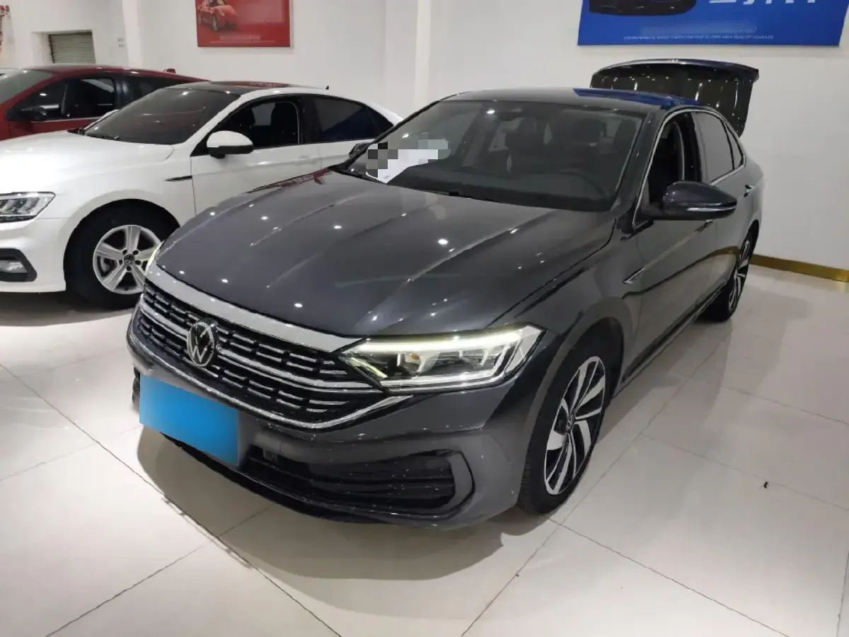 2023 Volkswagen Sagitar 1.5T 160HP L4 7DCT