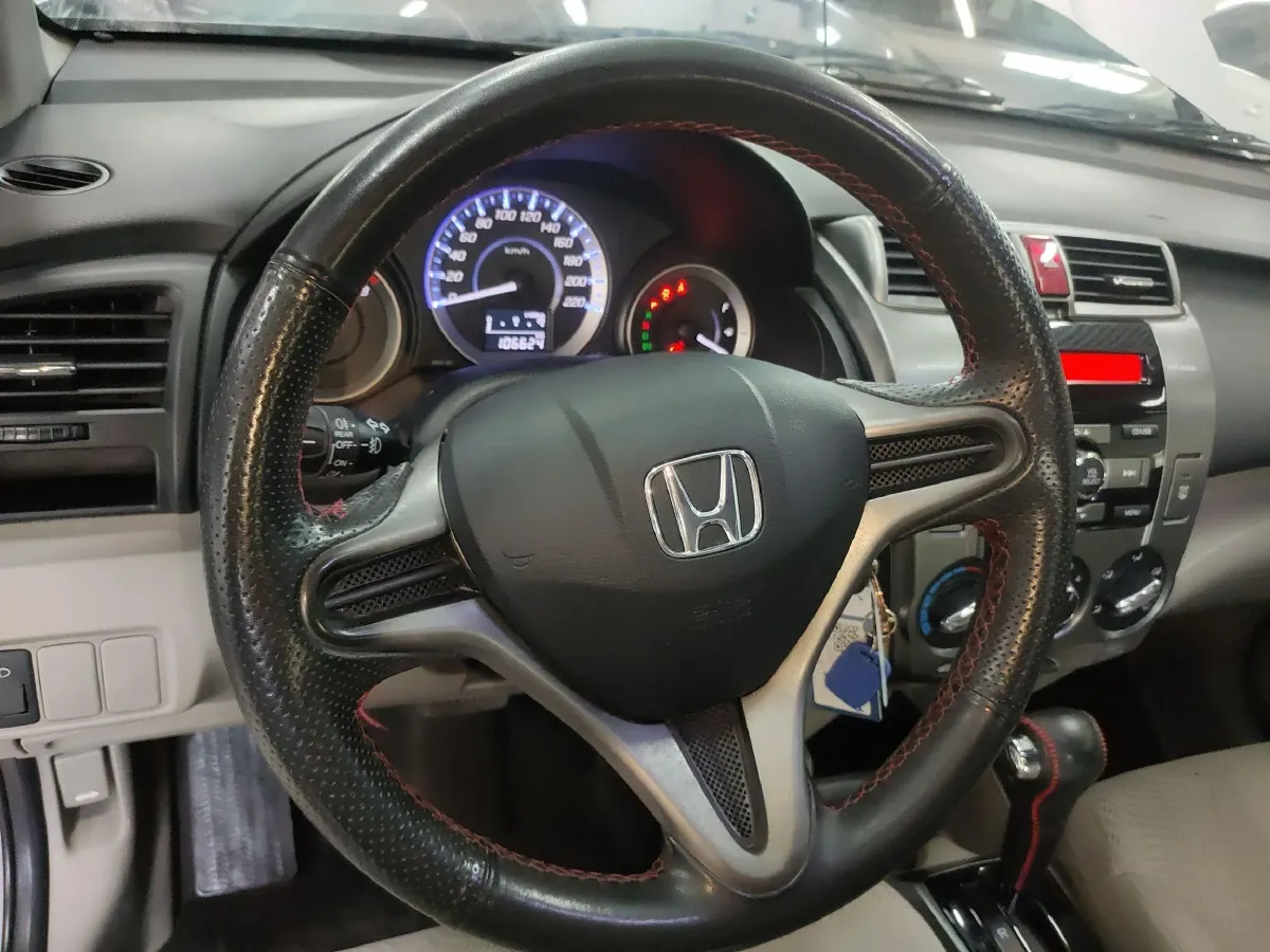 2012 Honda City Classic 1.5L 120HP L4 5AT,autocango,china used car exporter,china ev exporter,chinese used car exporter,chinese used ev exporter