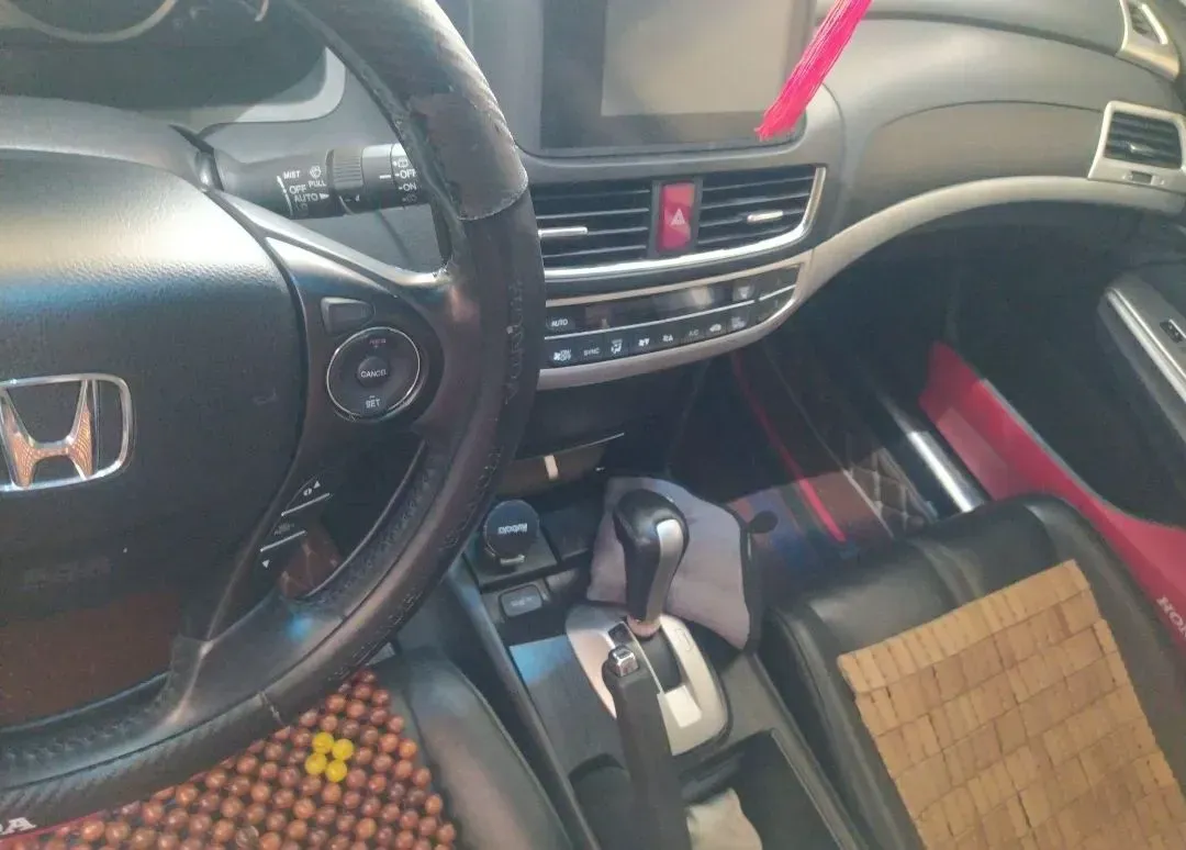 2016 Honda Crosstour 2.4L 197HP L4 5AT,autocango,china used car exporter,china ev exporter,chinese used car exporter,chinese used ev exporter