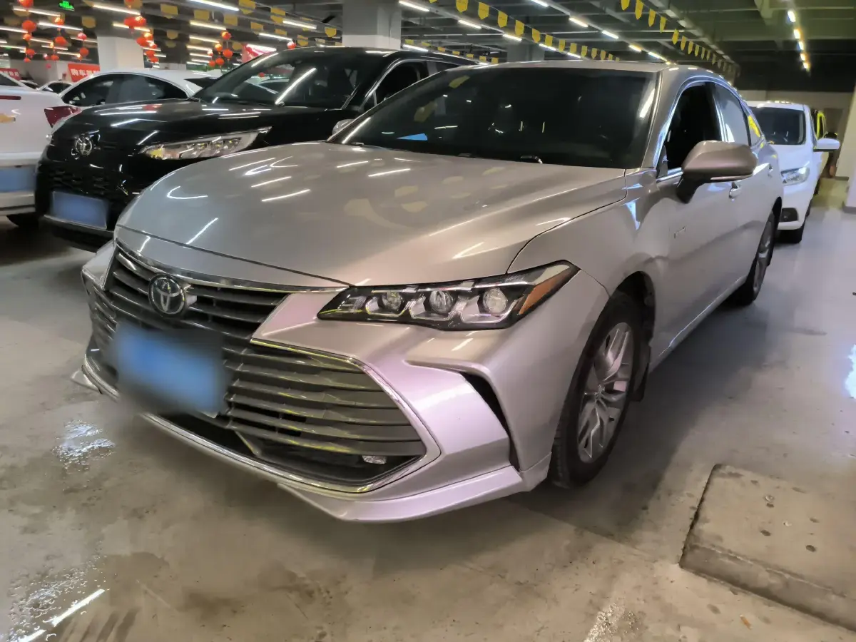 2019 Toyota Avalon 2.5L 178HP L4 E-CVT Hybrid