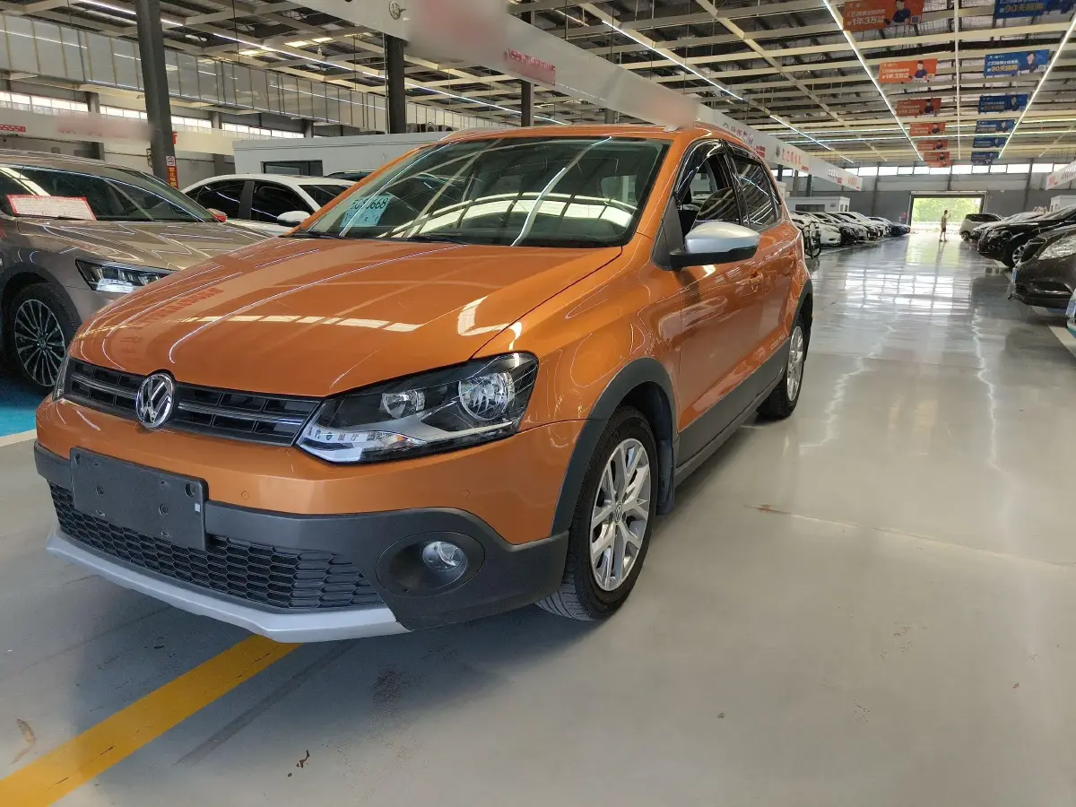 2016 Volkswagen Polo 1.6L 110HP L4 6AT