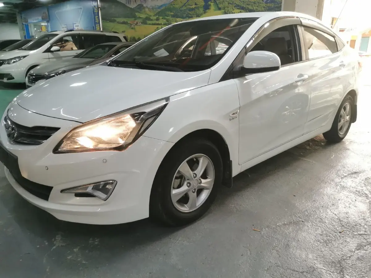 2014 Hyundai Reina 1.4L 107HP L4 4AT