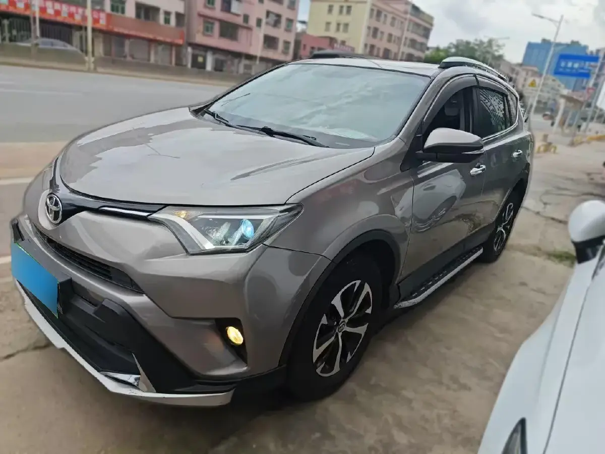2016 Toyota RAV4 2.0L 151HP L4 CVT