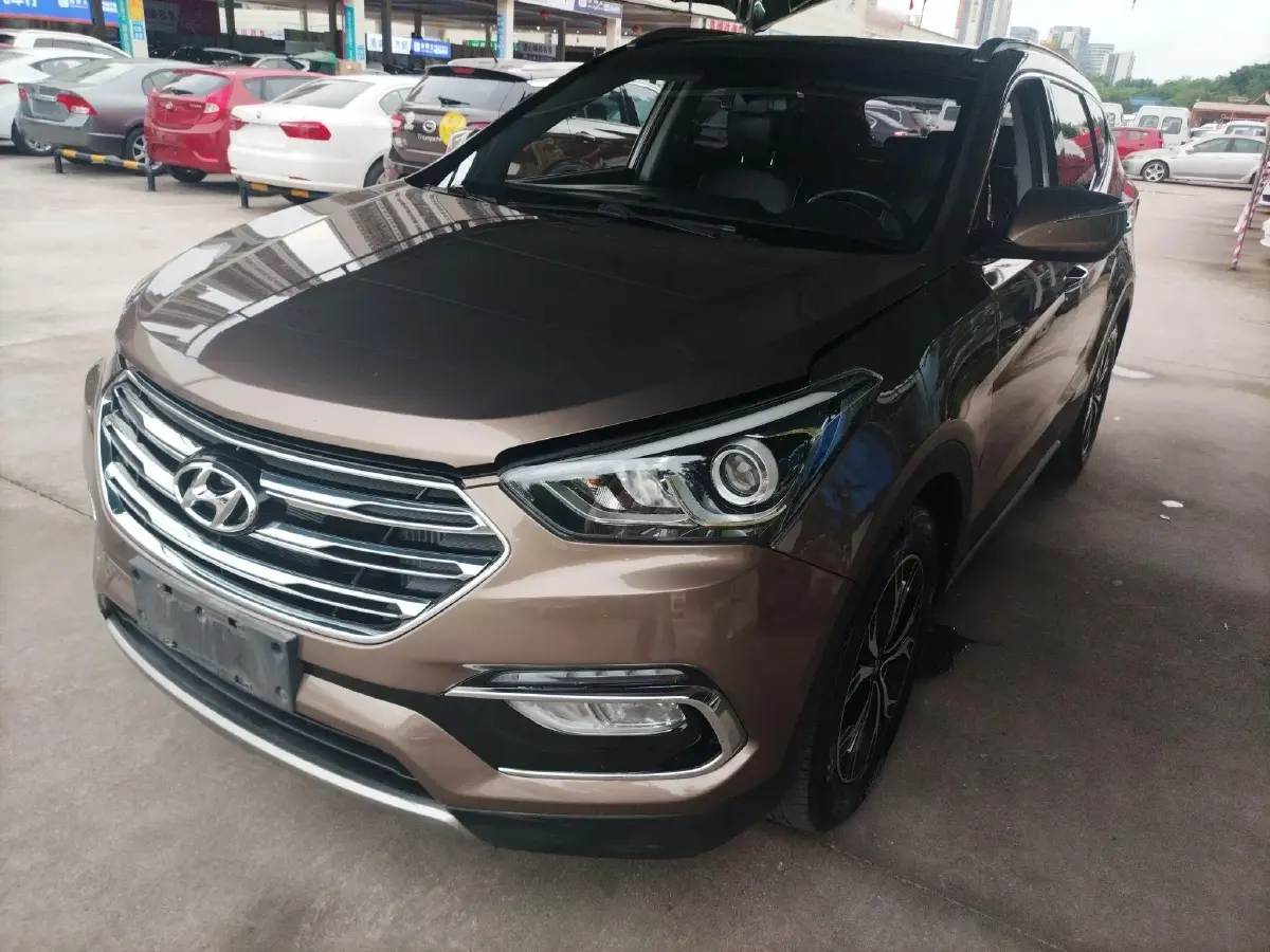 2017 Hyundai Santafe 2.0T 245HP L4 6AT