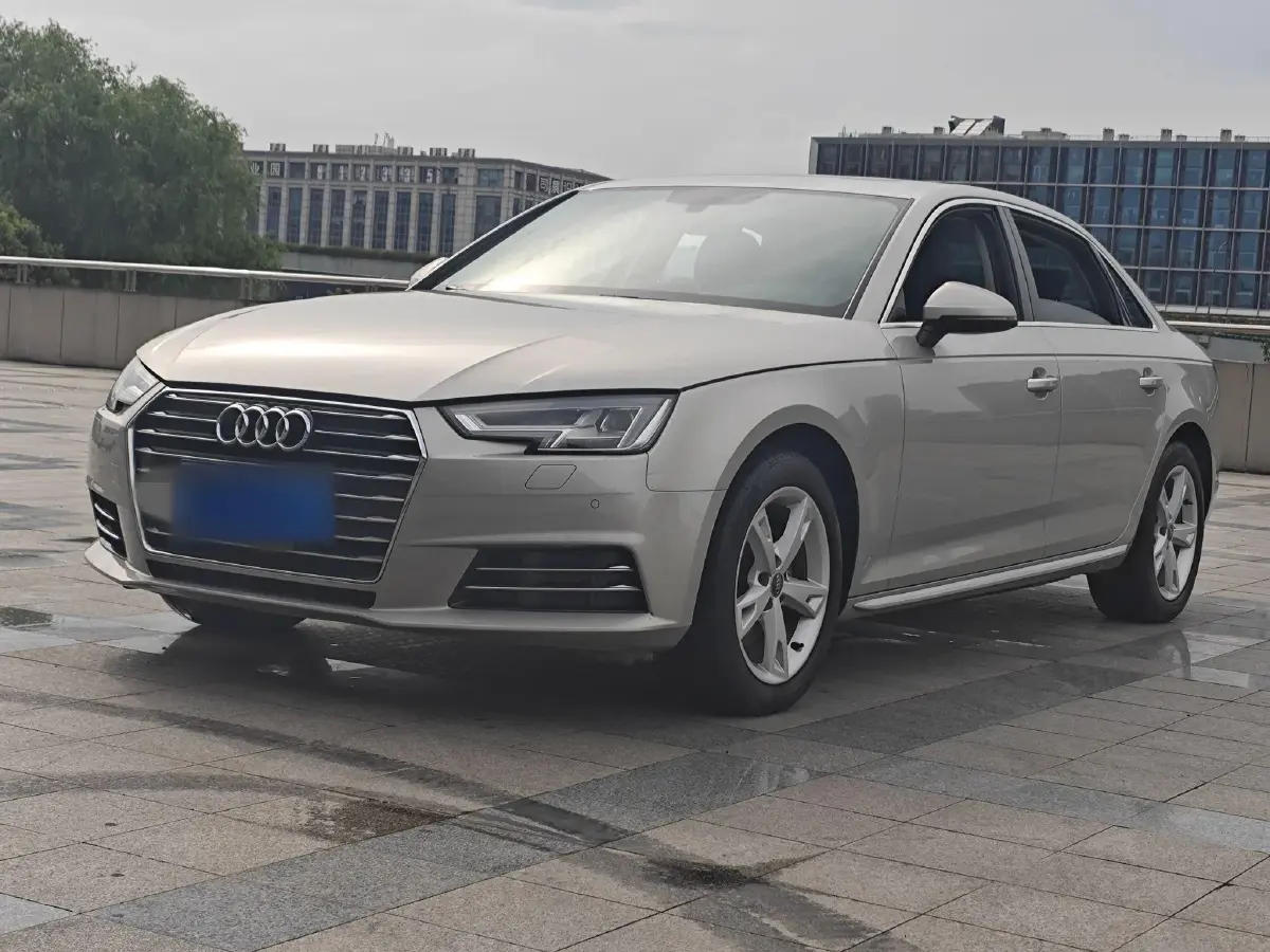 2017 Audi A4L 2.0T 190HP L4 7DCT