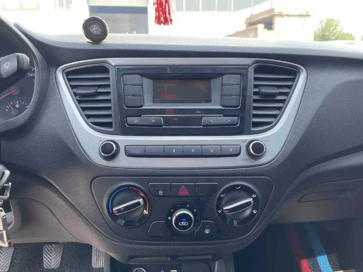 2016 Hyundai Verna 1.4L 100HP L4 6MT,autocango,china used car exporter,china ev exporter,chinese used car exporter,chinese used ev exporter