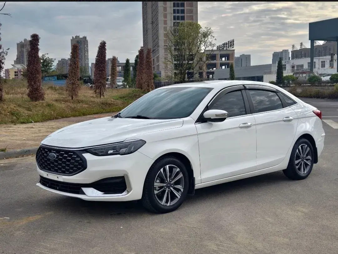 2021 Ford Escort 1.5L 122HP L3 6AT