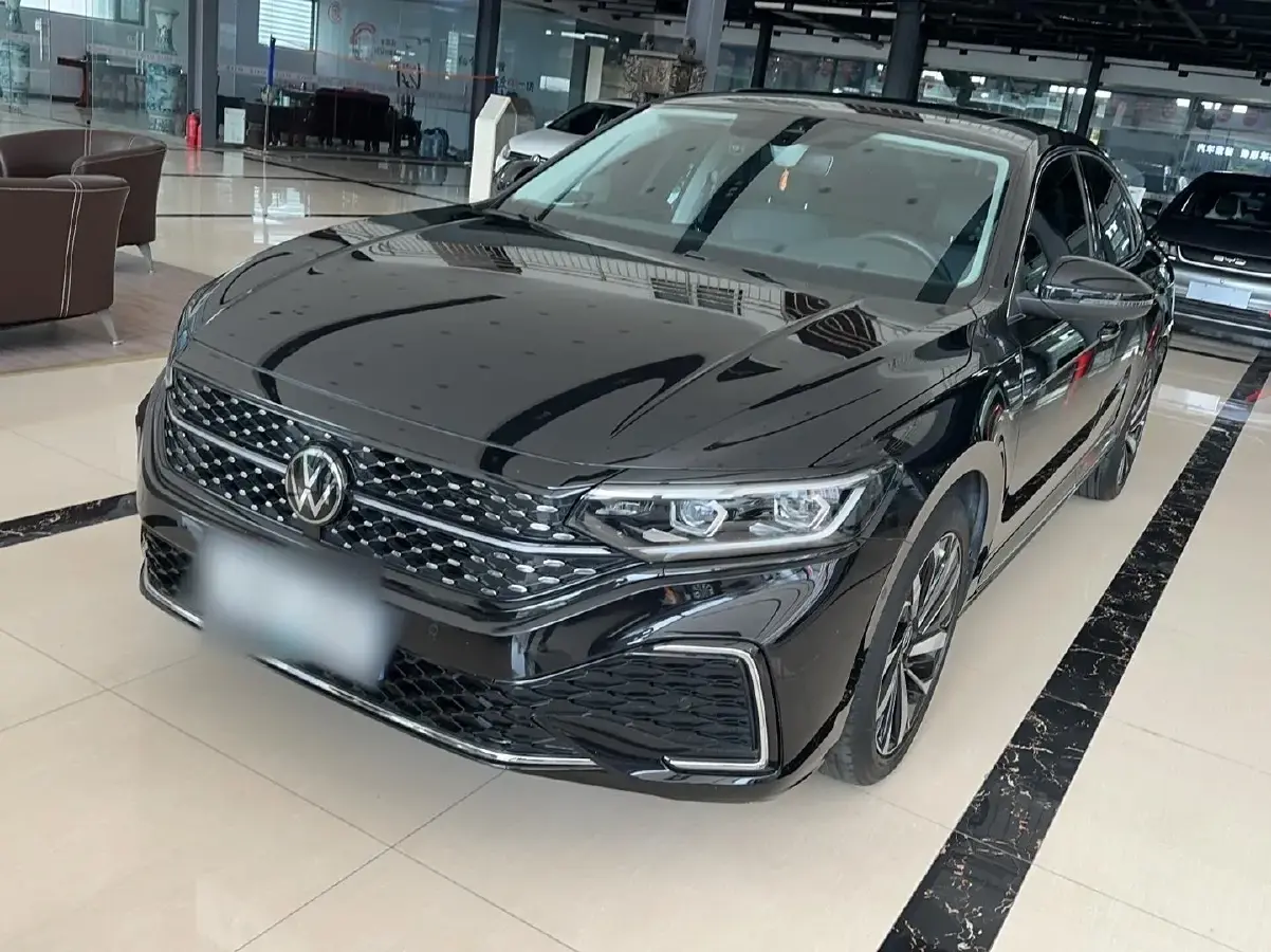 2022 Volkswagen Passat 2.0T 186HP L4 7DCT