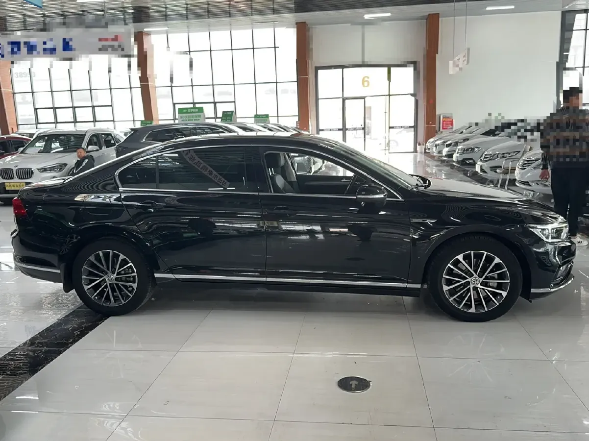 2020 Volkswagen Magotan 2.0T 186HP L4 7DCT,autocango,china used car exporter,china ev exporter,chinese used car exporter,chinese used ev exporter