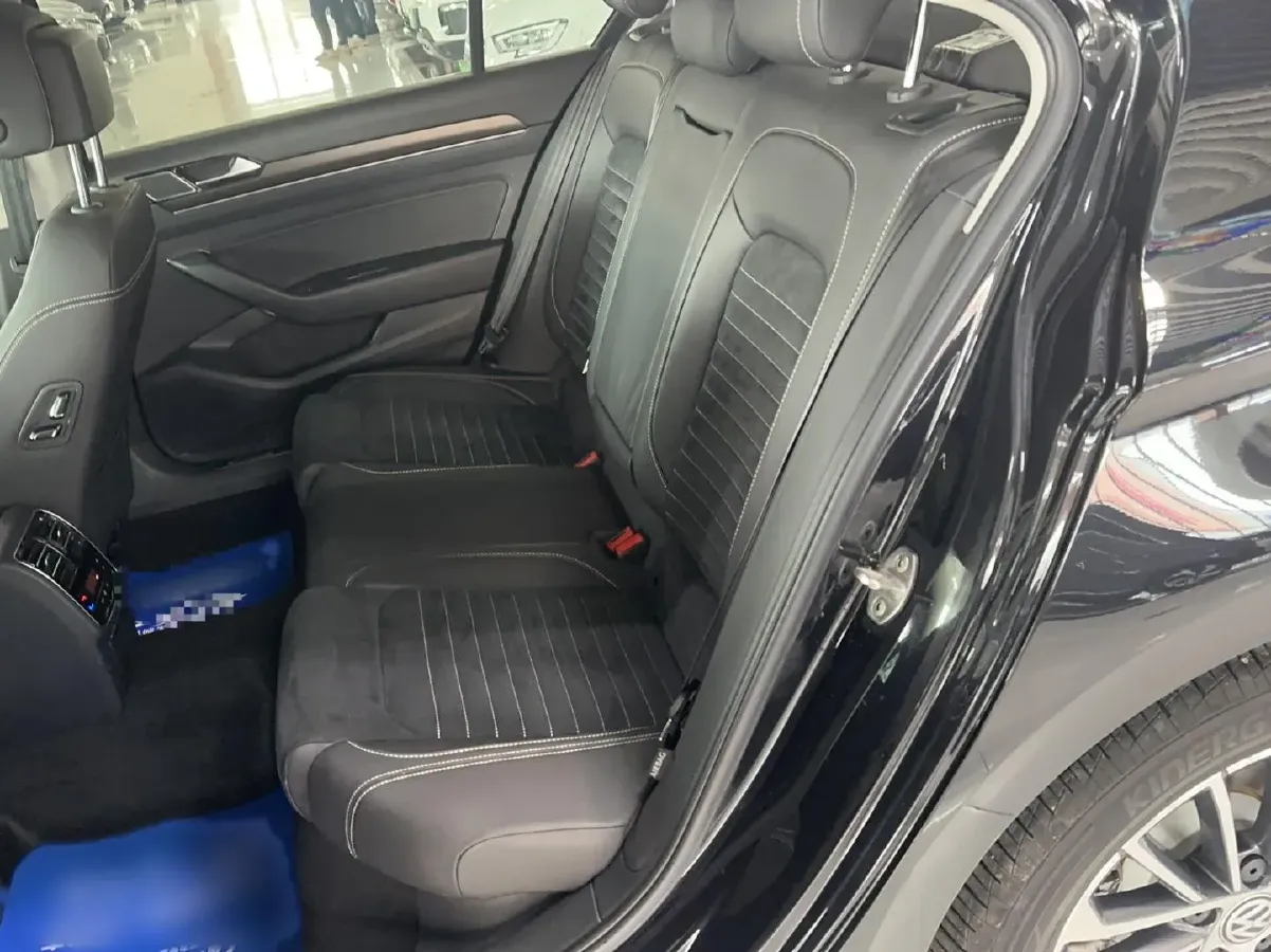 2020 Volkswagen Magotan 2.0T 186HP L4 7DCT,autocango,china used car exporter,china ev exporter,chinese used car exporter,chinese used ev exporter