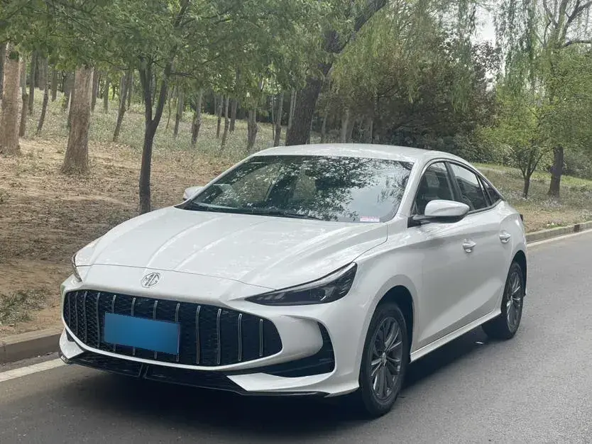 2025 MG 5 1.5L 129HP L4 CVT