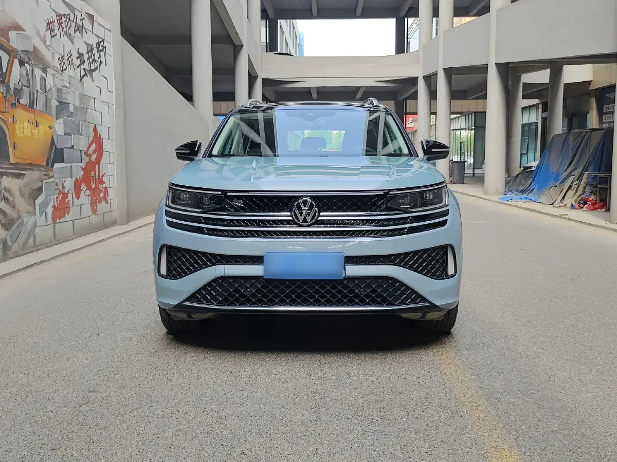 2023 Volkswagen Tavendor 2.0T 220HP L4 7DCT,autocango,china used car exporter,china ev exporter,chinese used car exporter,chinese used ev exporter