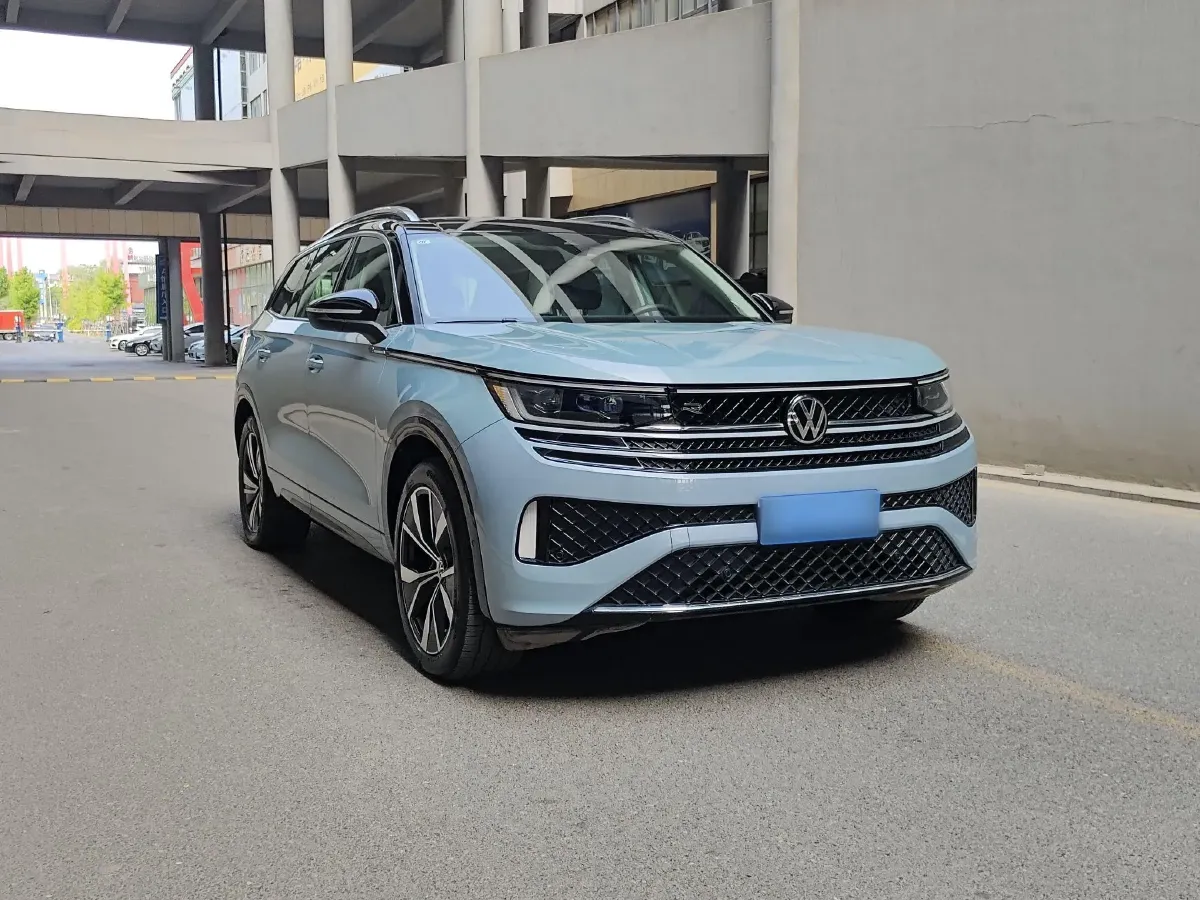 2023 Volkswagen Tavendor 2.0T 220HP L4 7DCT,autocango,china used car exporter,china ev exporter,chinese used car exporter,chinese used ev exporter