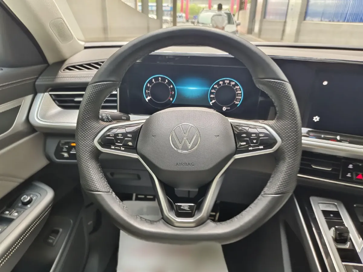 2023 Volkswagen Tavendor 2.0T 220HP L4 7DCT,autocango,china used car exporter,china ev exporter,chinese used car exporter,chinese used ev exporter