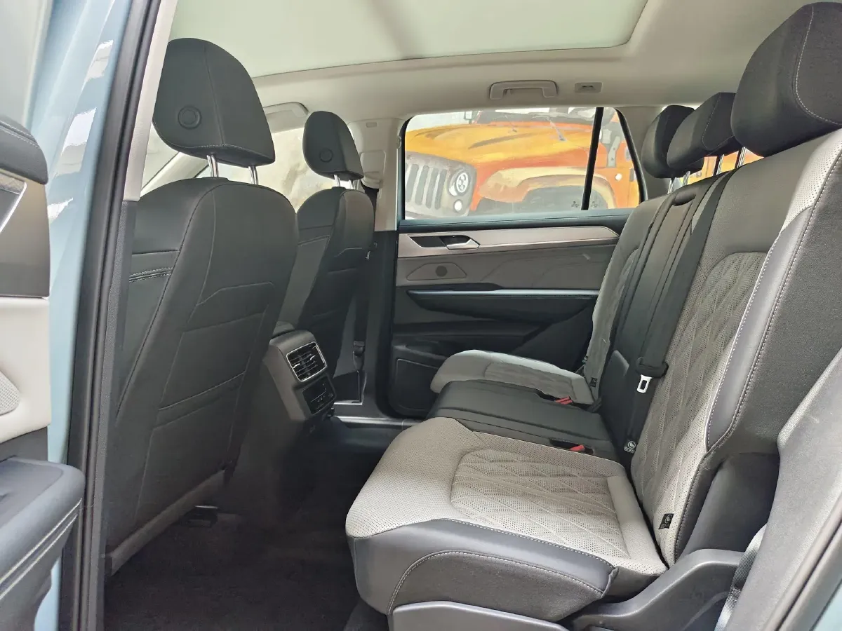 2023 Volkswagen Tavendor 2.0T 220HP L4 7DCT,autocango,china used car exporter,china ev exporter,chinese used car exporter,chinese used ev exporter