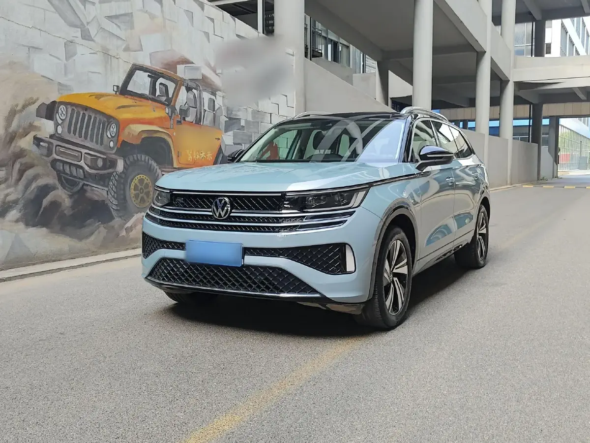 2023 Volkswagen Tavendor 2.0T 220HP L4 7DCT