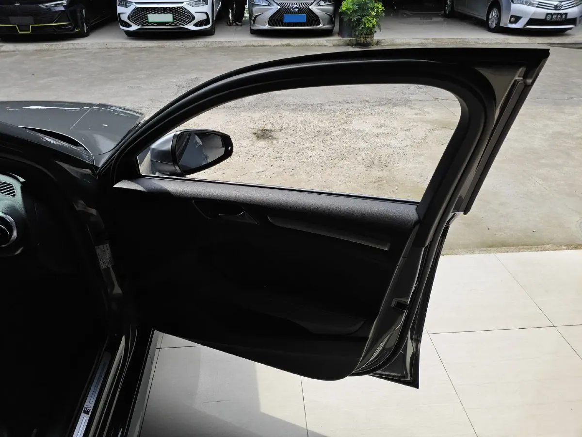 2017 Audi S3 2.0T 290HP L4 7DCT,autocango,china used car exporter,china ev exporter,chinese used car exporter,chinese used ev exporter