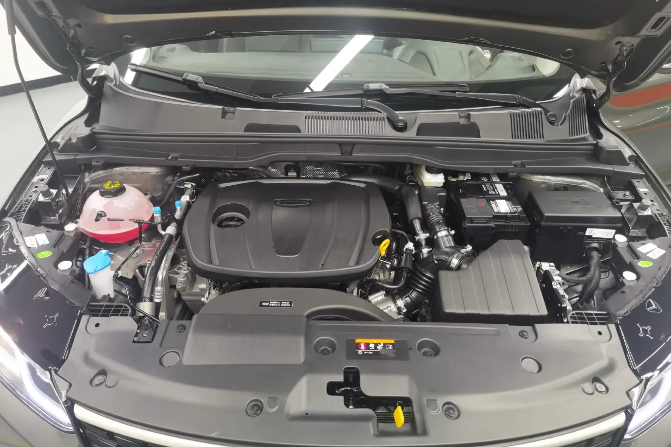 2025 Geely Coolray 1.5L 126HP L4 CVT,autocango,china used car exporter,china ev exporter,chinese used car exporter,chinese used ev exporter