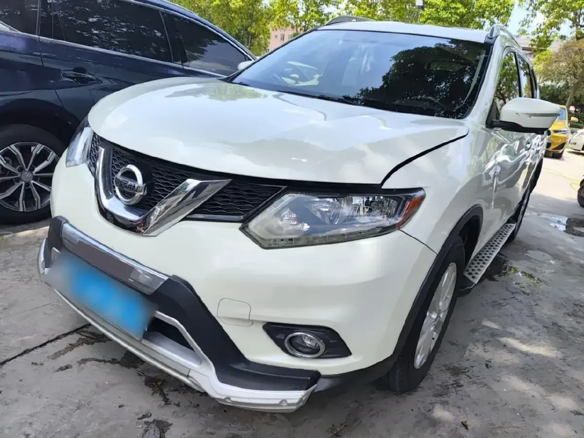2014 Nissan X-Trail 2.5L 186HP L4 CVT