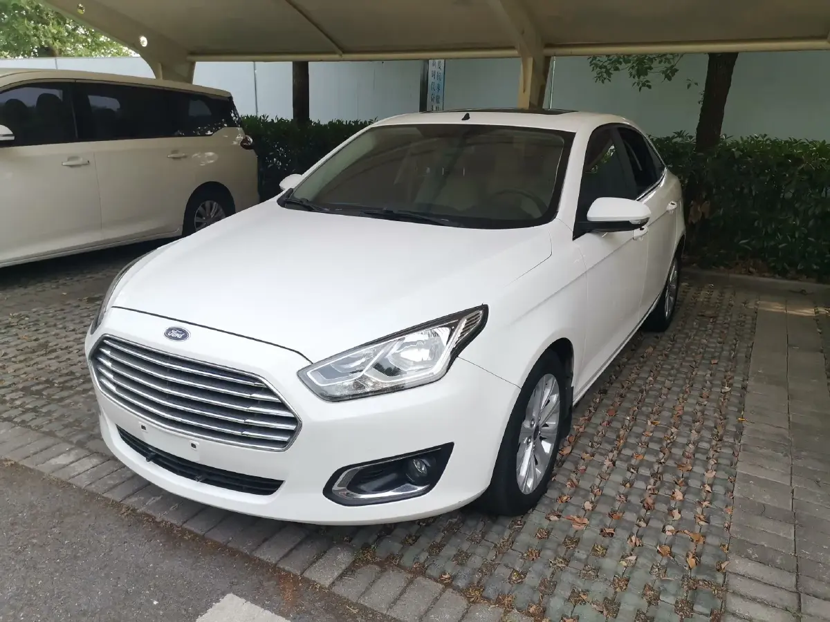 2015 Ford Escort 1.5L 113HP L4 6AT