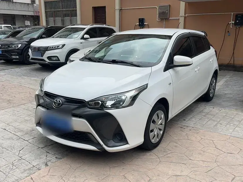 2016 Toyota Yaris L 1.5L 107HP L4 CVT
