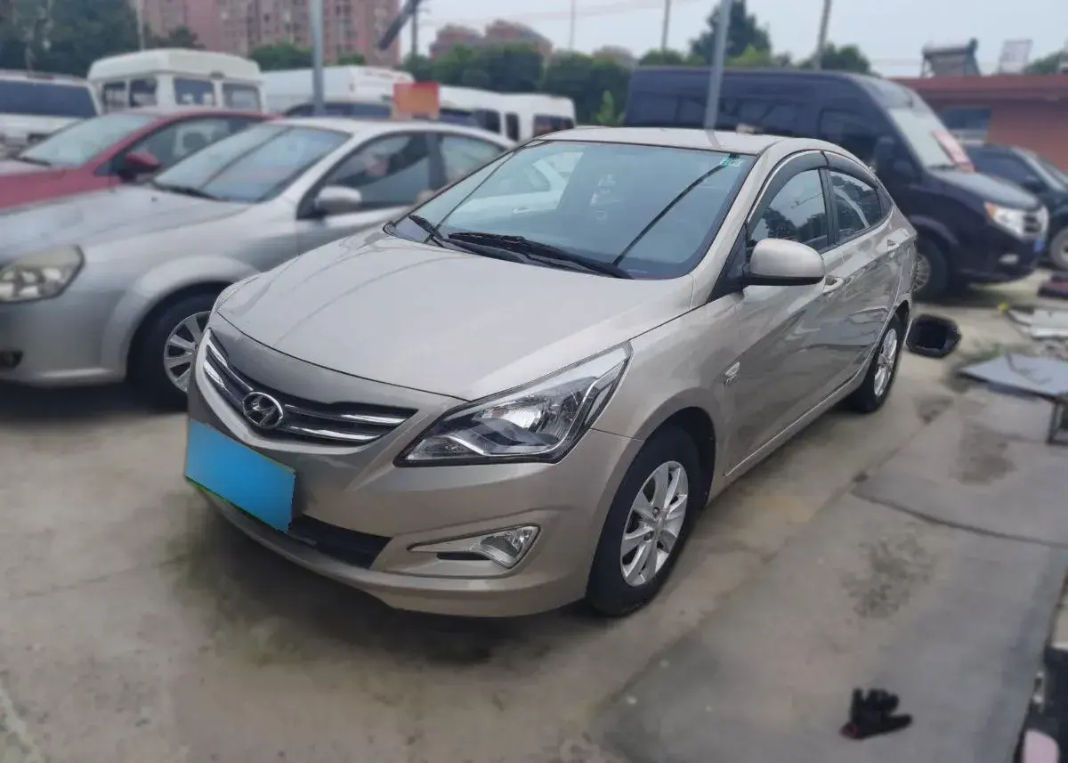 2014 Hyundai Reina 1.4L 107HP L4 5MT