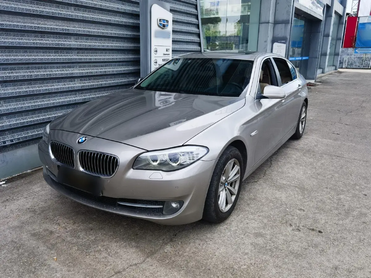 2013 BMW 5 Series 2.0T 218HP L4 8AT