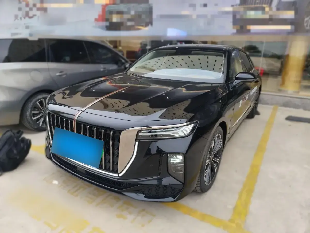 2024 HongQi H9 2.0T 252HP L4 7DCT