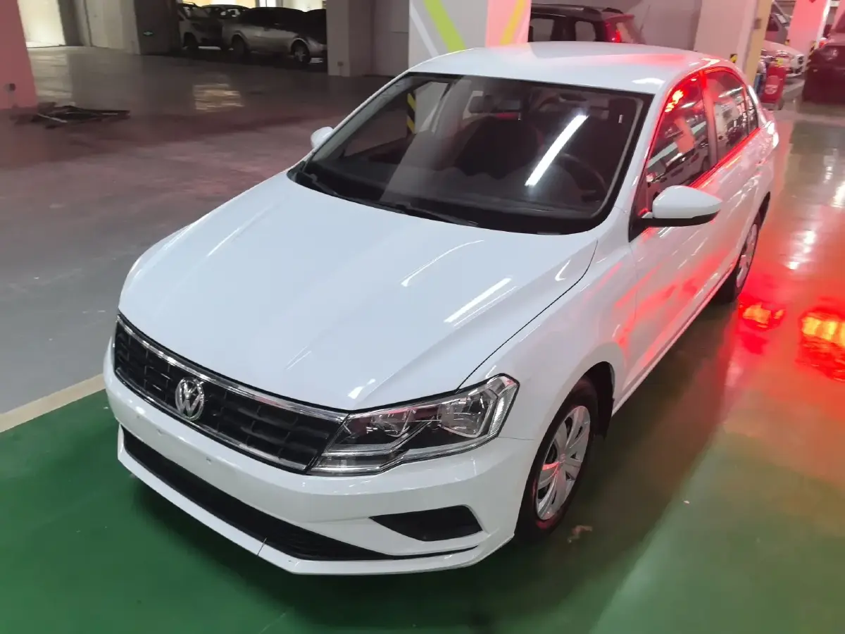 2017 Volkswagen Jetta 1.4L 90HP L4 5MT