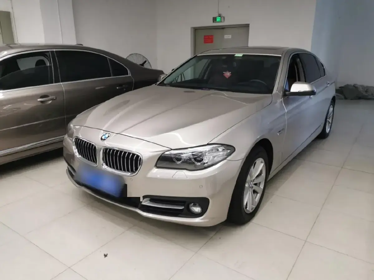 2017 BMW 5 Series 2.0T 184HP L4 8AT