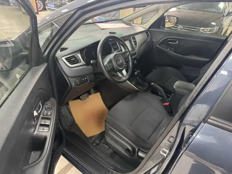 2013 Kia Carens 2.0L 152HP L4 6AT,autocango,china used car exporter,china ev exporter,chinese used car exporter,chinese used ev exporter