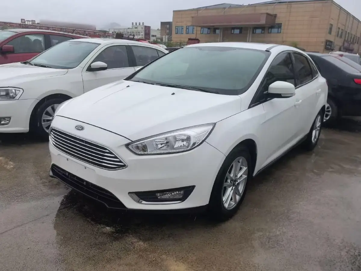 2017 Ford Focus 1.6L 125HP L4 5MT