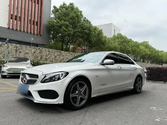 2018 Mercedes-Benz C Class 2.0T 184HP L4 9AT