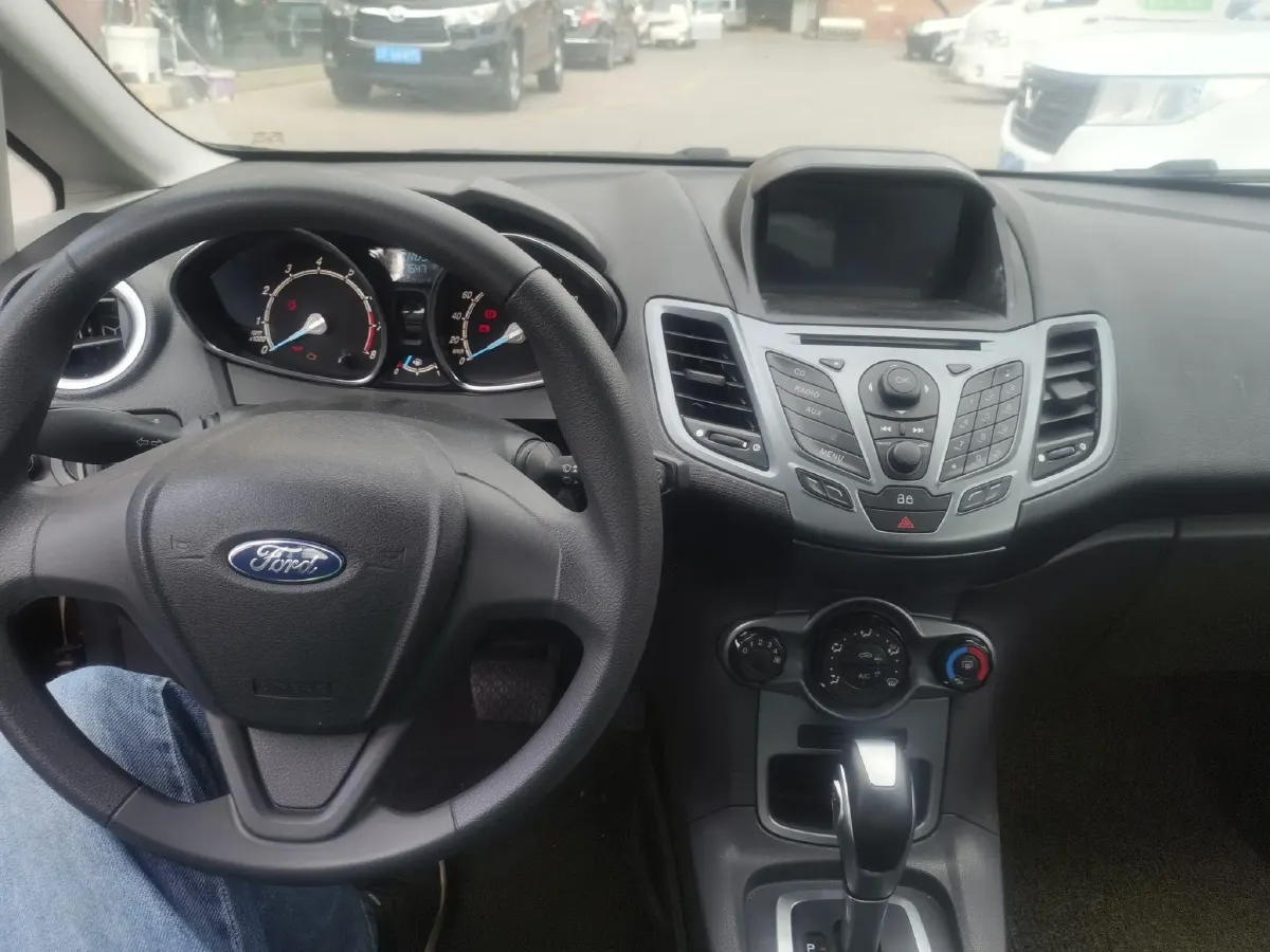 2013 Ford Fiesta 1.5L 110HP L4 6DCT,autocango,china used car exporter,china ev exporter,chinese used car exporter,chinese used ev exporter