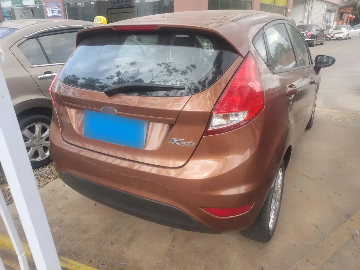 2013 Ford Fiesta 1.5L 110HP L4 6DCT,autocango,china used car exporter,china ev exporter,chinese used car exporter,chinese used ev exporter