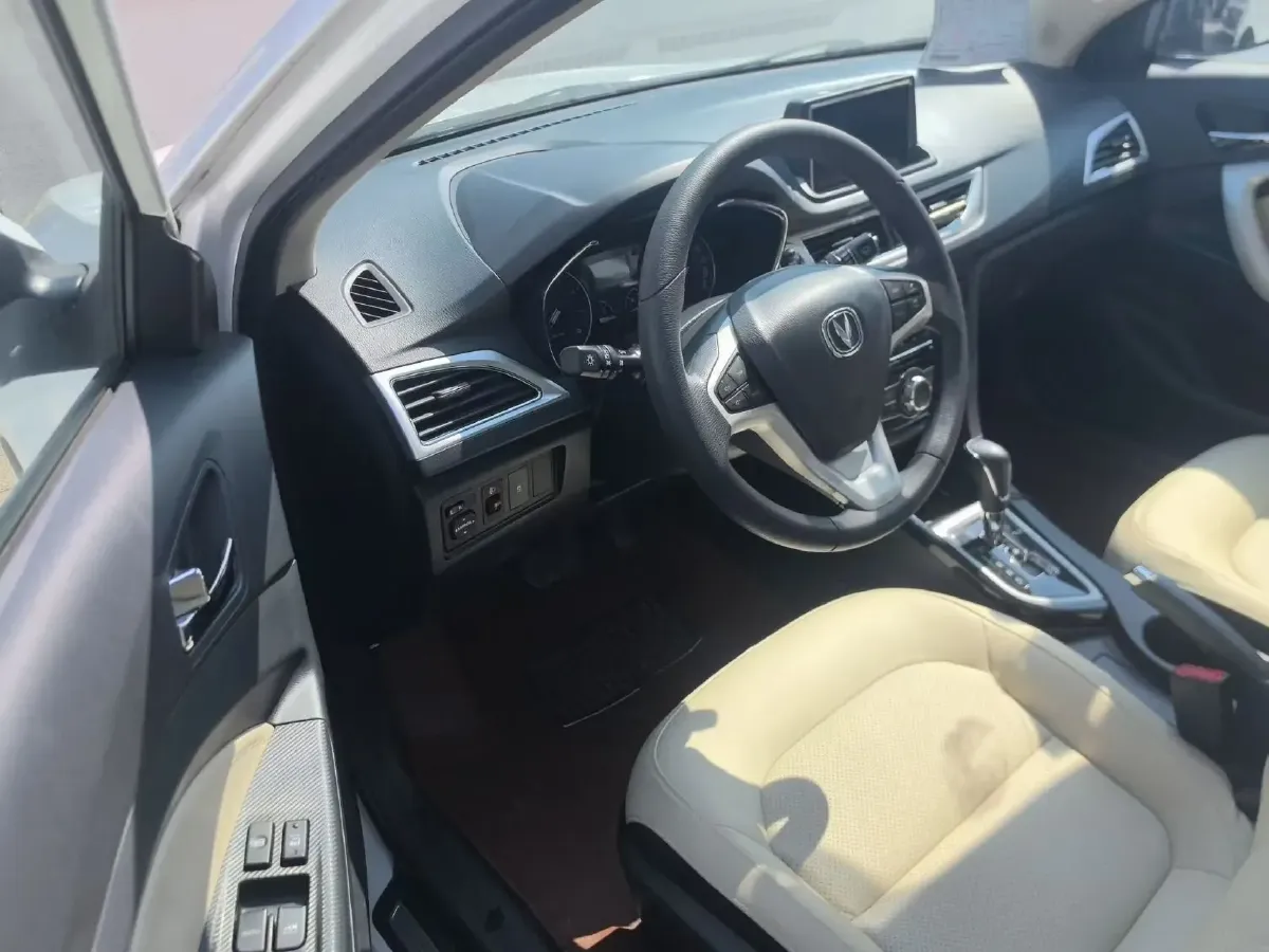 2016 ChangAn Alsvin V7 1.6L 124HP L4 4AT,autocango,china used car exporter,china ev exporter,chinese used car exporter,chinese used ev exporter