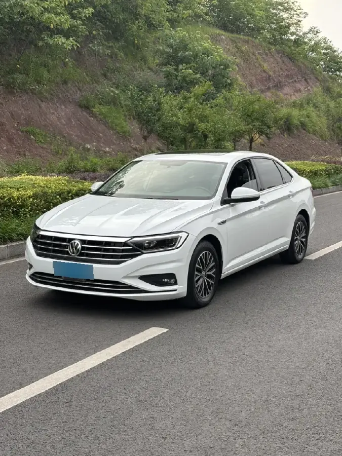 2019 Volkswagen Sagitar 1.4T 150HP L4 7DCT
